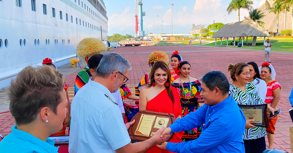 Continuan las operaciones de exportación de azúcar y banano a Estados Unidos a través de Puerto Chiapas